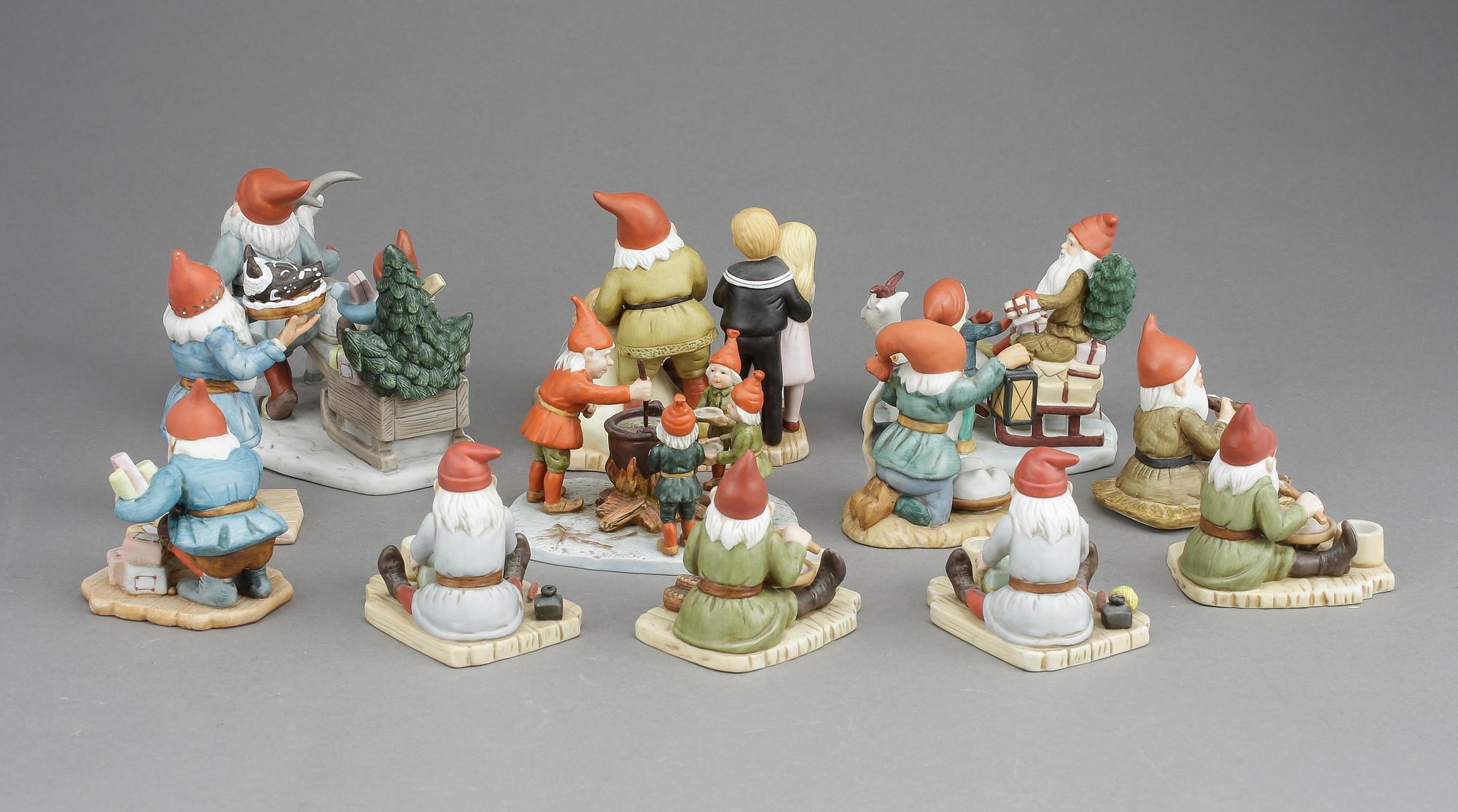 JULFIGURINER, 12 delar, flintgods, efter Jenny Nyström, utgiven av Kalmar Läns Museum.