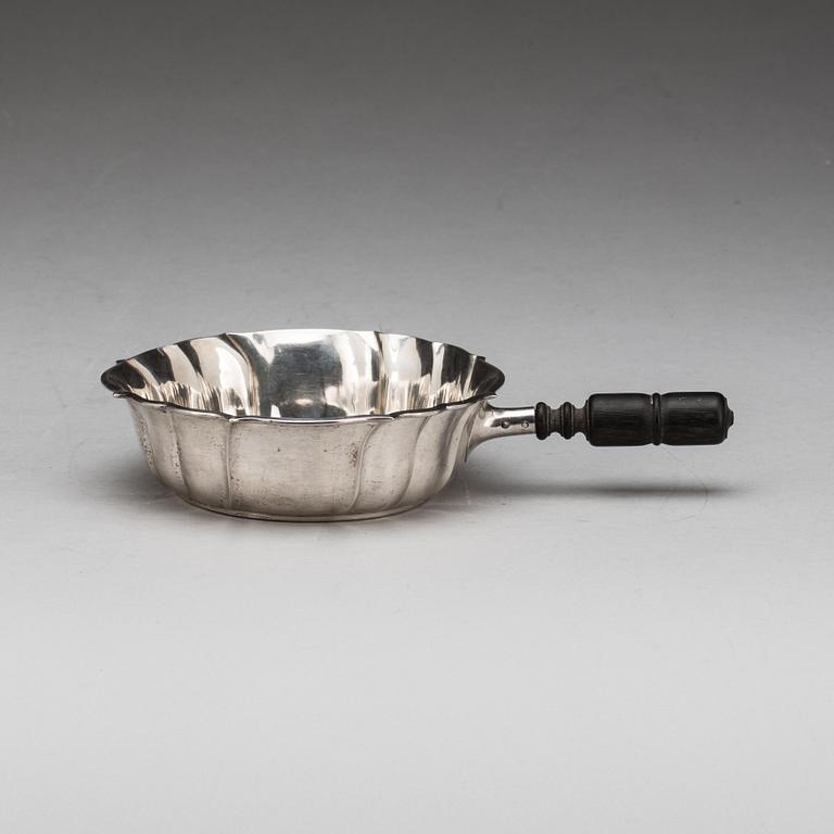 KASTRULL, silver, rokokostil, S & M Benzen, Köpenham 1910, Danmark. Vikt c:a 220 g.