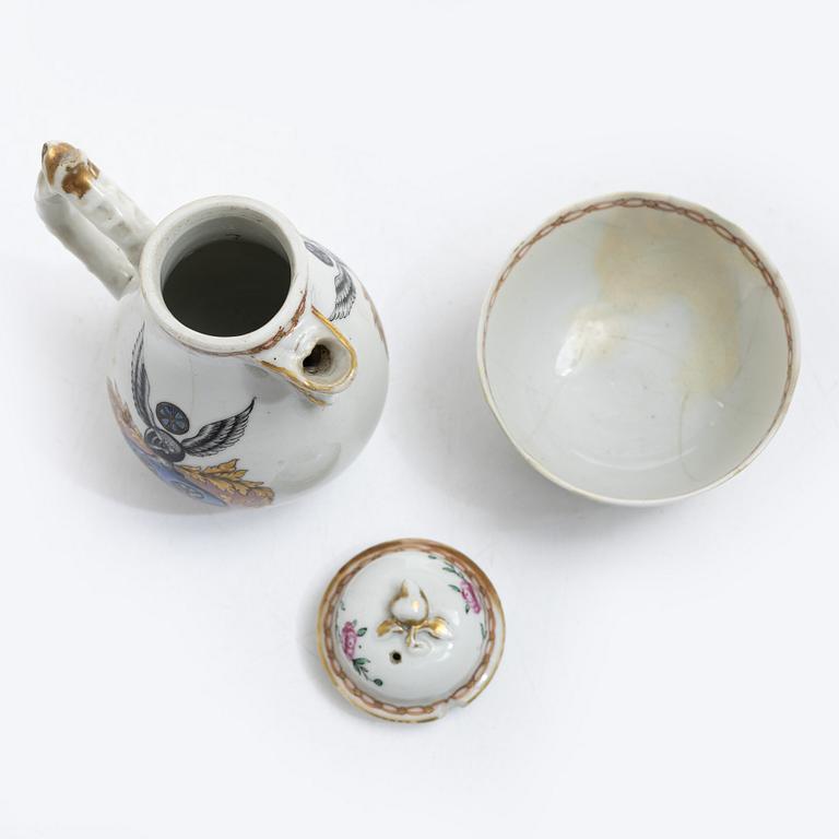 A jug, a ladle dish and a cup, all with the noble family Du Rées coat of arms, Qing dynasty, Qianlong (1736-95).