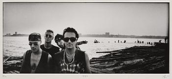 Anton Corbijn, "22:U2", 1982-2003.