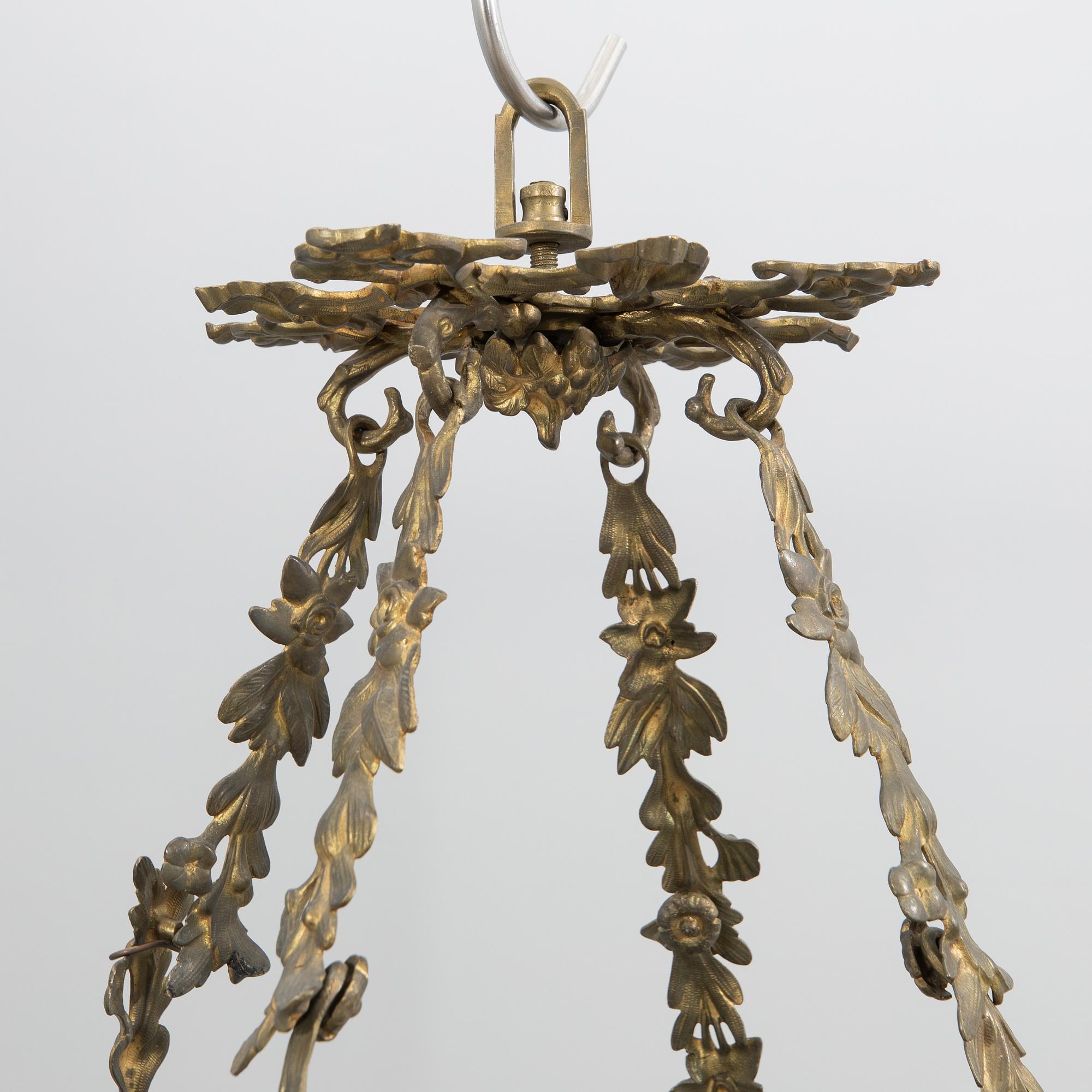 Chandelier Neo-Rococo second half of the 19th century, not complete.