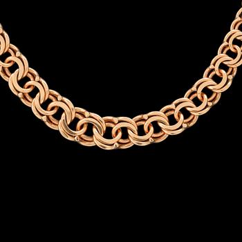 An 18K gold Bismarck necklace.