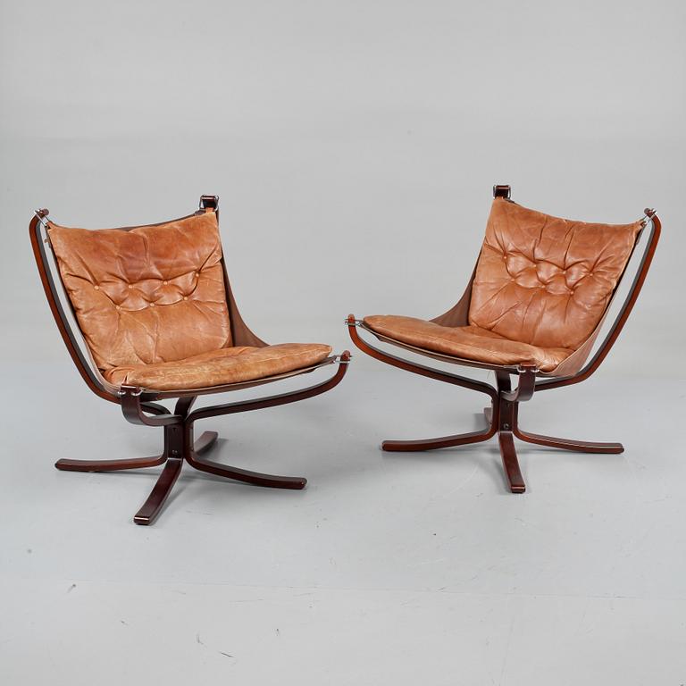 FÅTÖLJER, ett par, "Falcon chair", Sigurd Russel, Vatne möbler, Norge, 1970-tal.