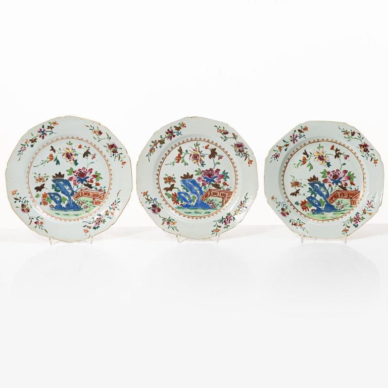 Twelve Famille Rose export porcelain plates, China, yongzheng (1722-35) & Qianlong (1736-95).