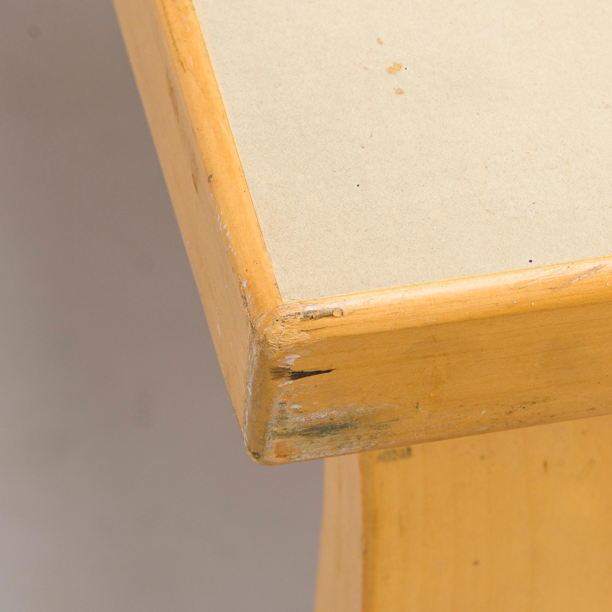 Alvar Aalto, pöytä, malli 81C, Artek 1960-luku.