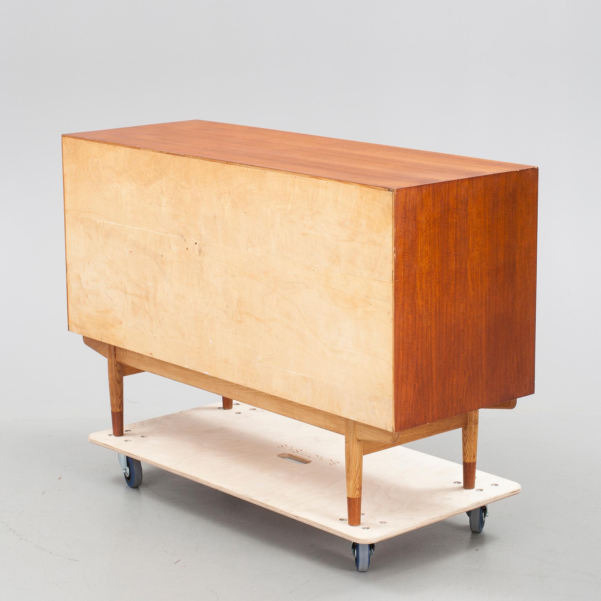 SIDEBOARD, 1900-talets tredje kvartal.