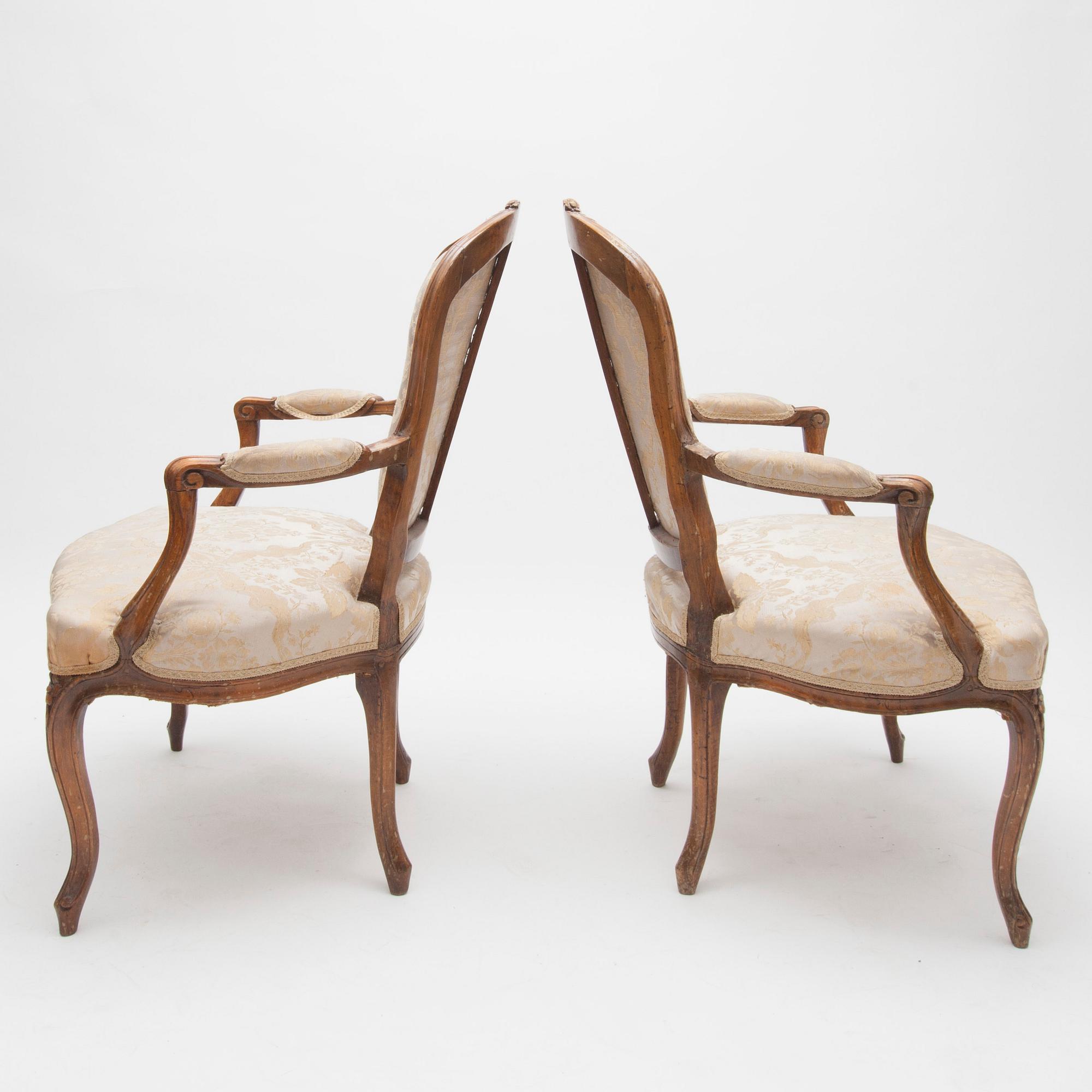 KARMSTOLAR, ett par, nyrokoko, 1800-tal.