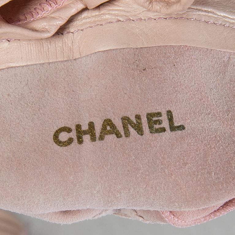 HANDSKAR, Chanel.