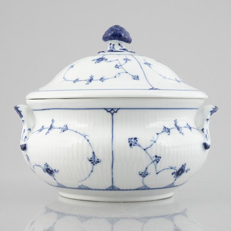 A 'Blue Fluted Plain' porcelain tureen with cover, Royal Copenhagen, model 222, 1893-1900.