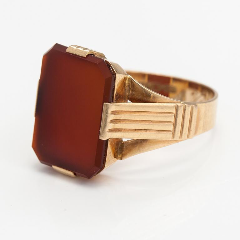 Seal ring, 14K gold, carnelian. Kultateollisuus, Åbo 1951.