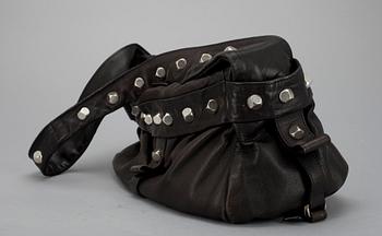 AXELREMSVÄSKA, Yves Saint Laurent.