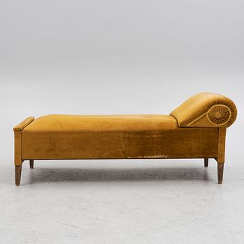 Daybed, 1930s.