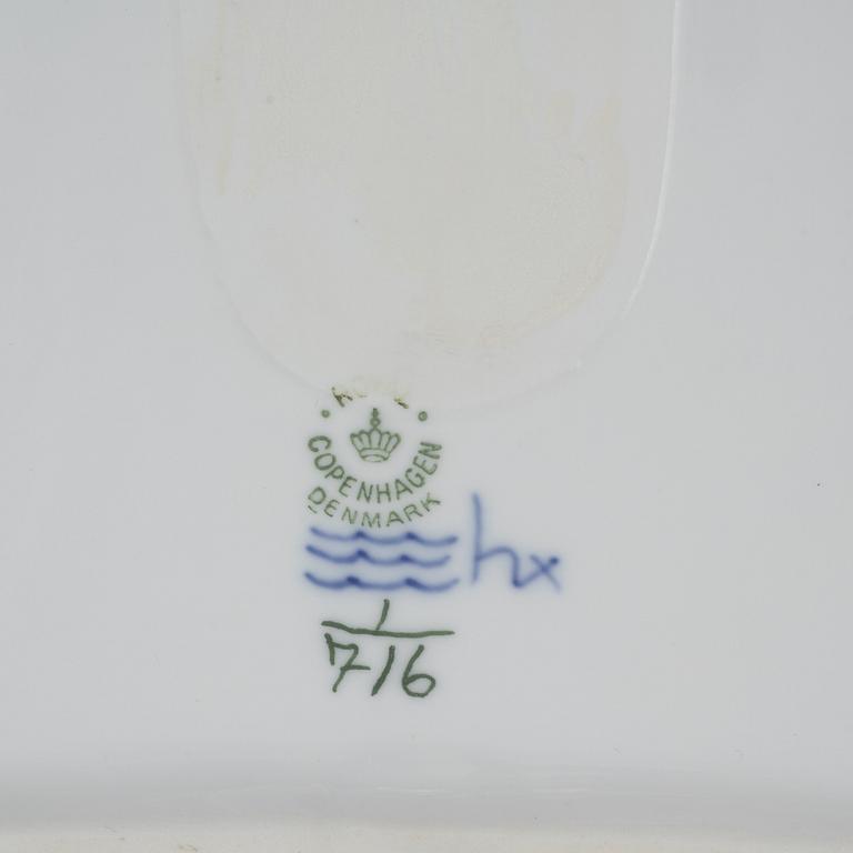 Royal Copenhagen, matservis, 70 delar, "Musselmalet", Danmark.