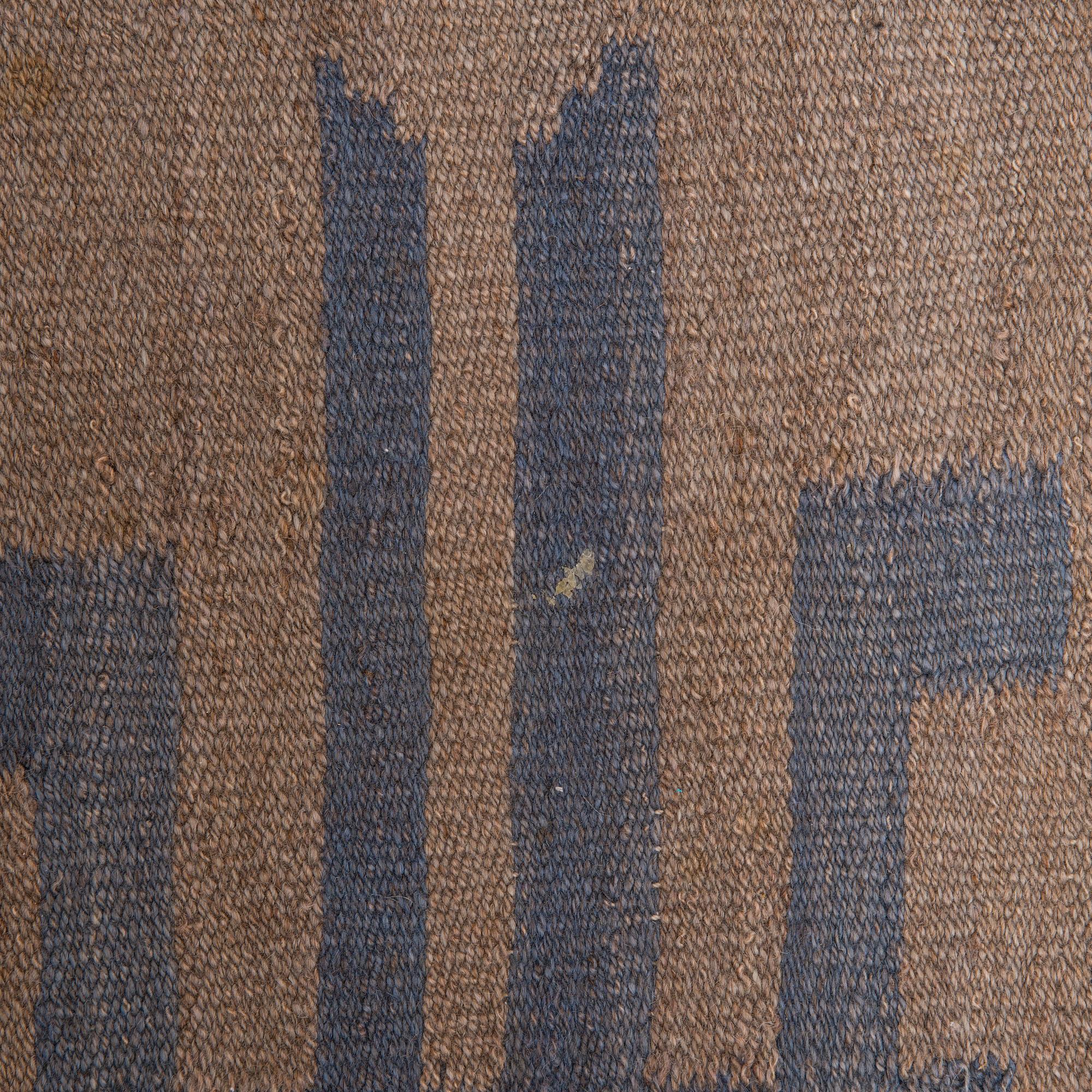 SAELAN ANNA, Karvalankamatto, Kotiteollisuus Oy Orkamo, 1920-luku. Noin 345x260 cm.