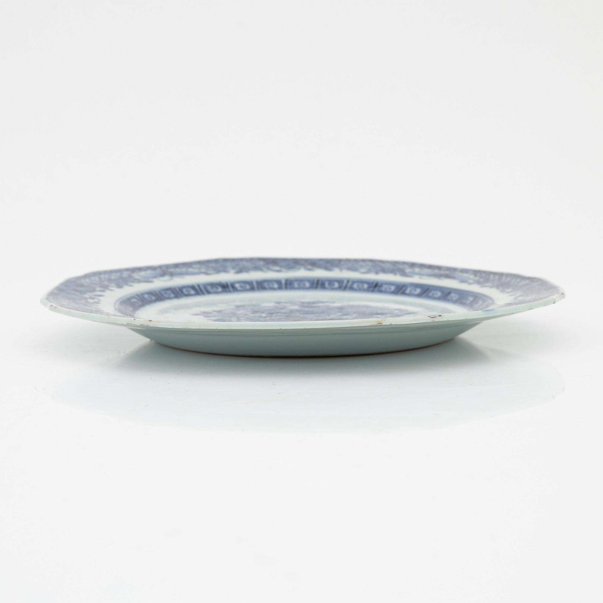 A set of six blue and white dishes, Qing dynasty, late 18th Century.
