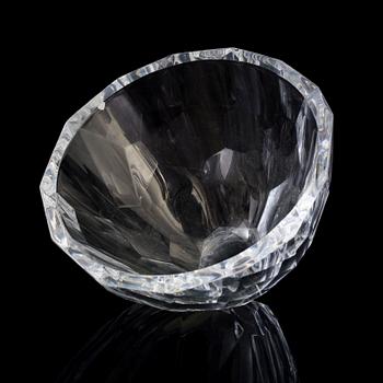 ANNE NILSSON, a clear glass bowl.