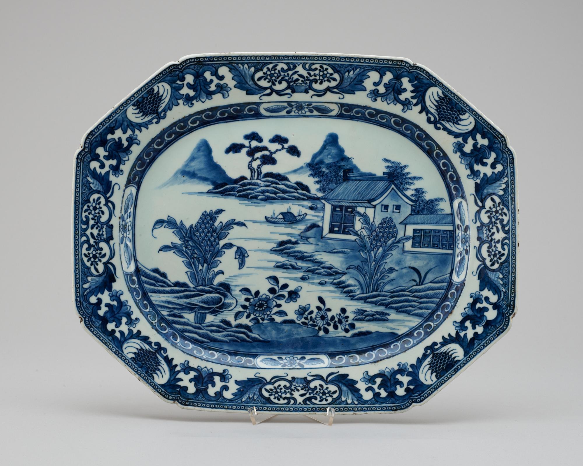 A blue and white serving dish, Qing dynasty Qianlong (1736-95).