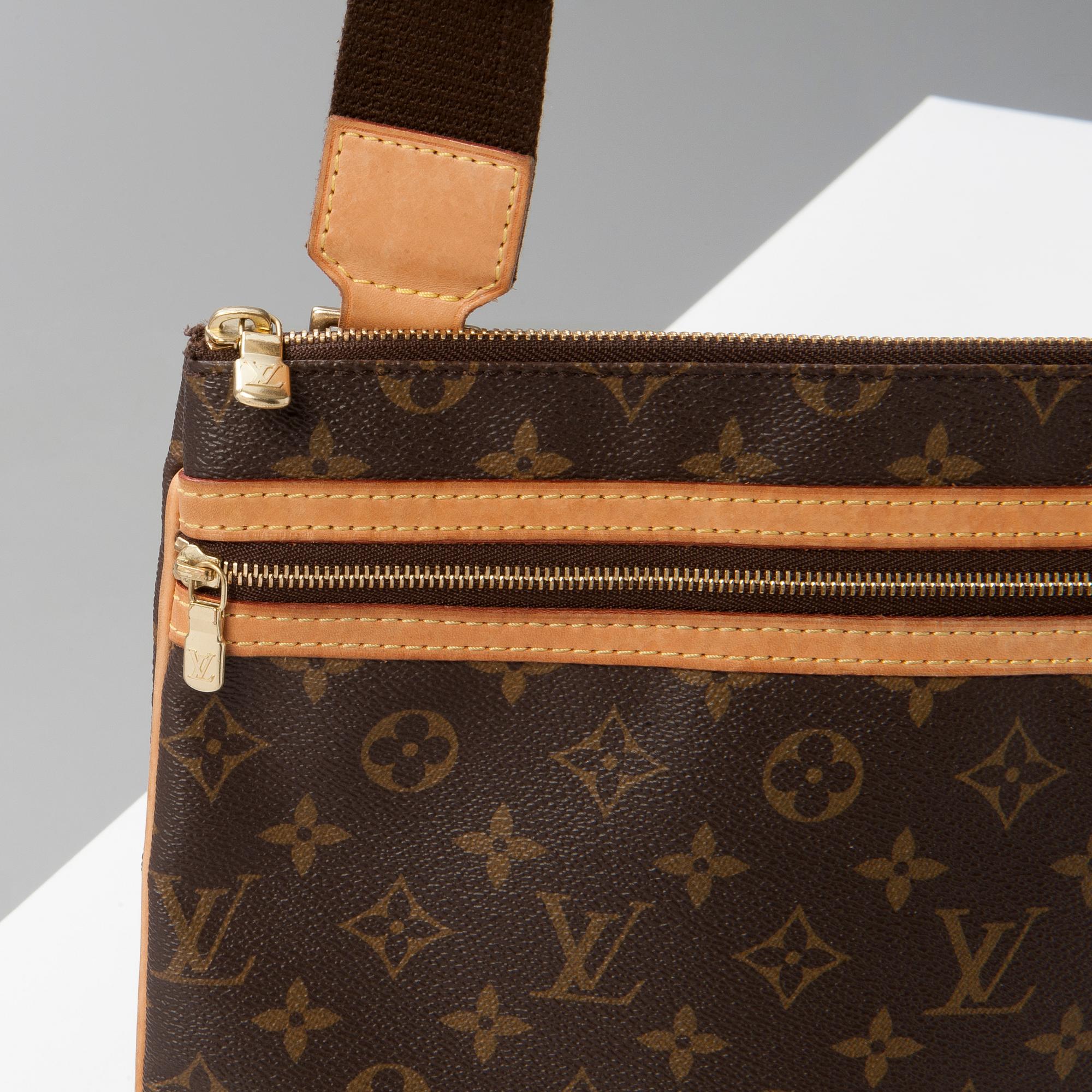 VÄSKA, Louis Vuitton, "Pochette Messenger Bag".