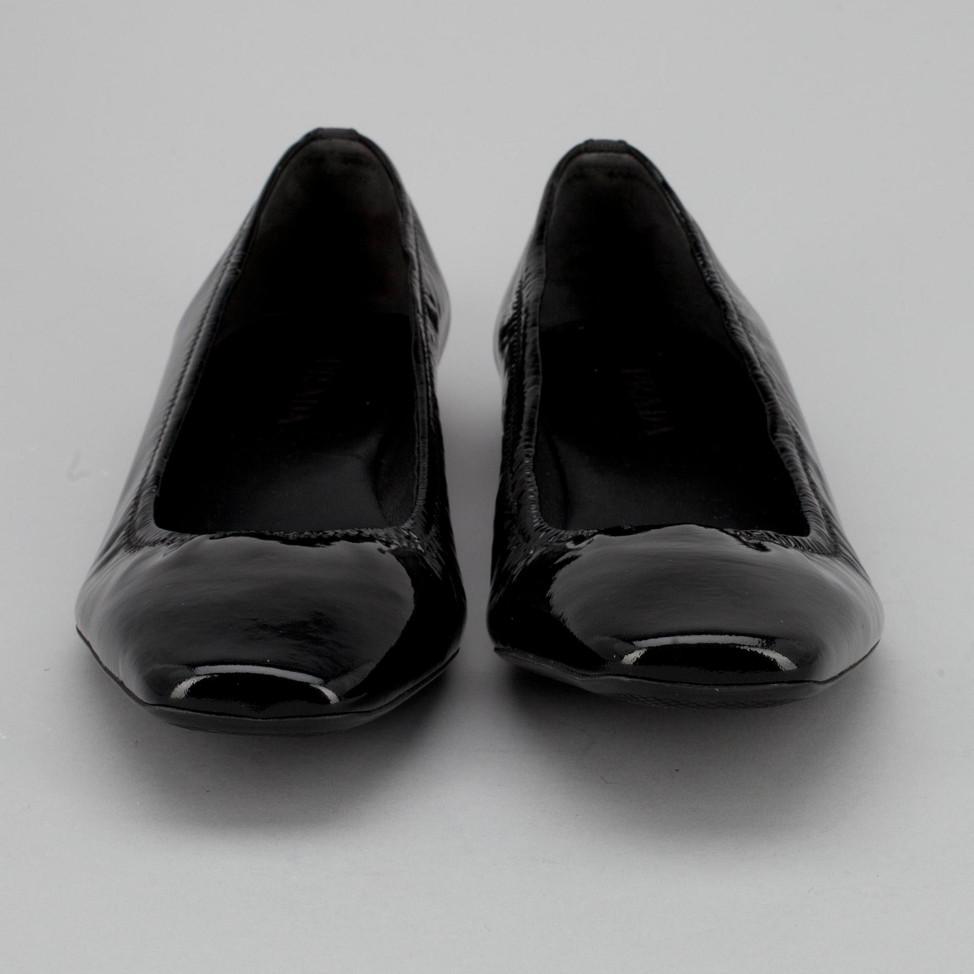 SKOR, ballerinas, Prada.