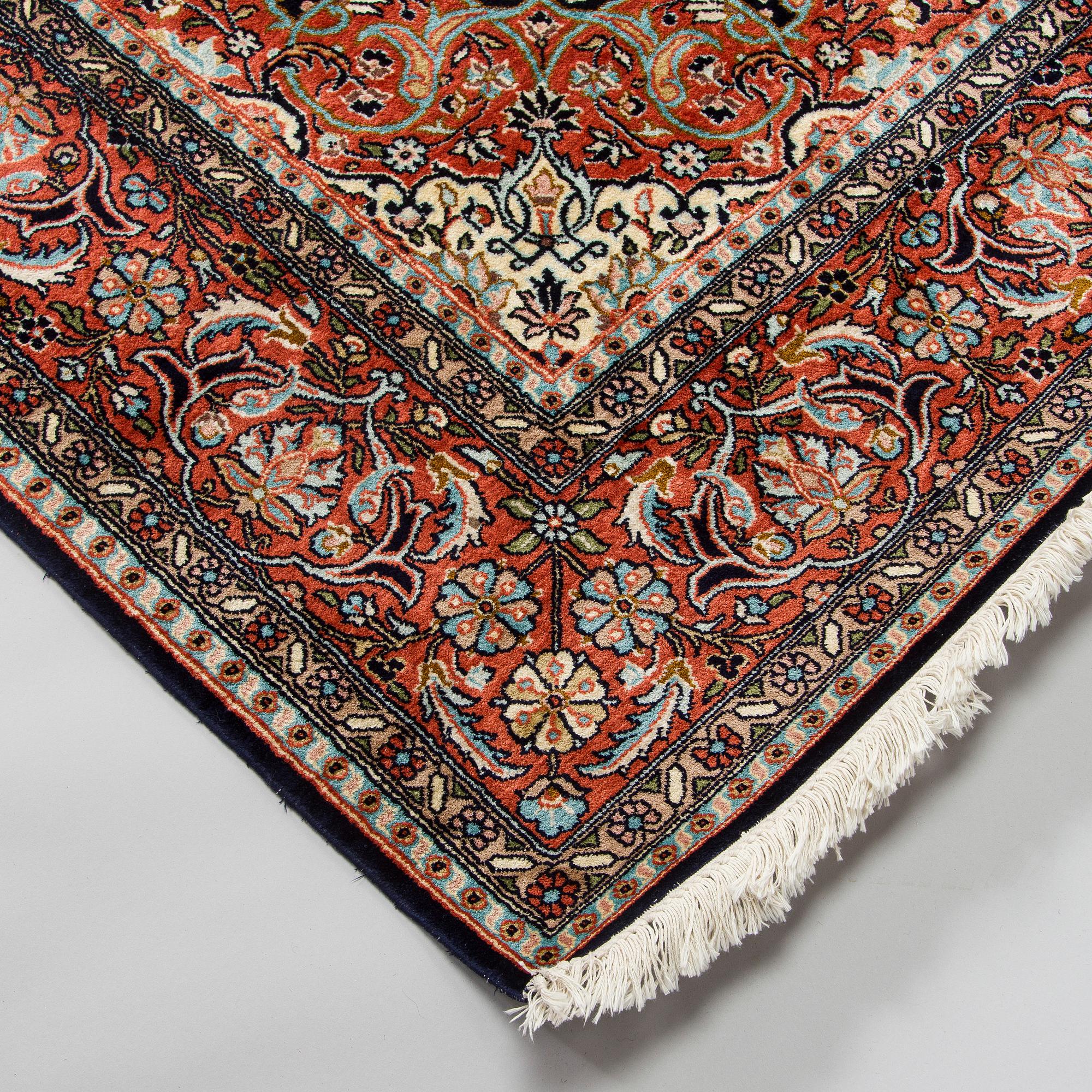 Matta, silk på bomullsvarp, Kashmir, ca 274 x 183 cm.