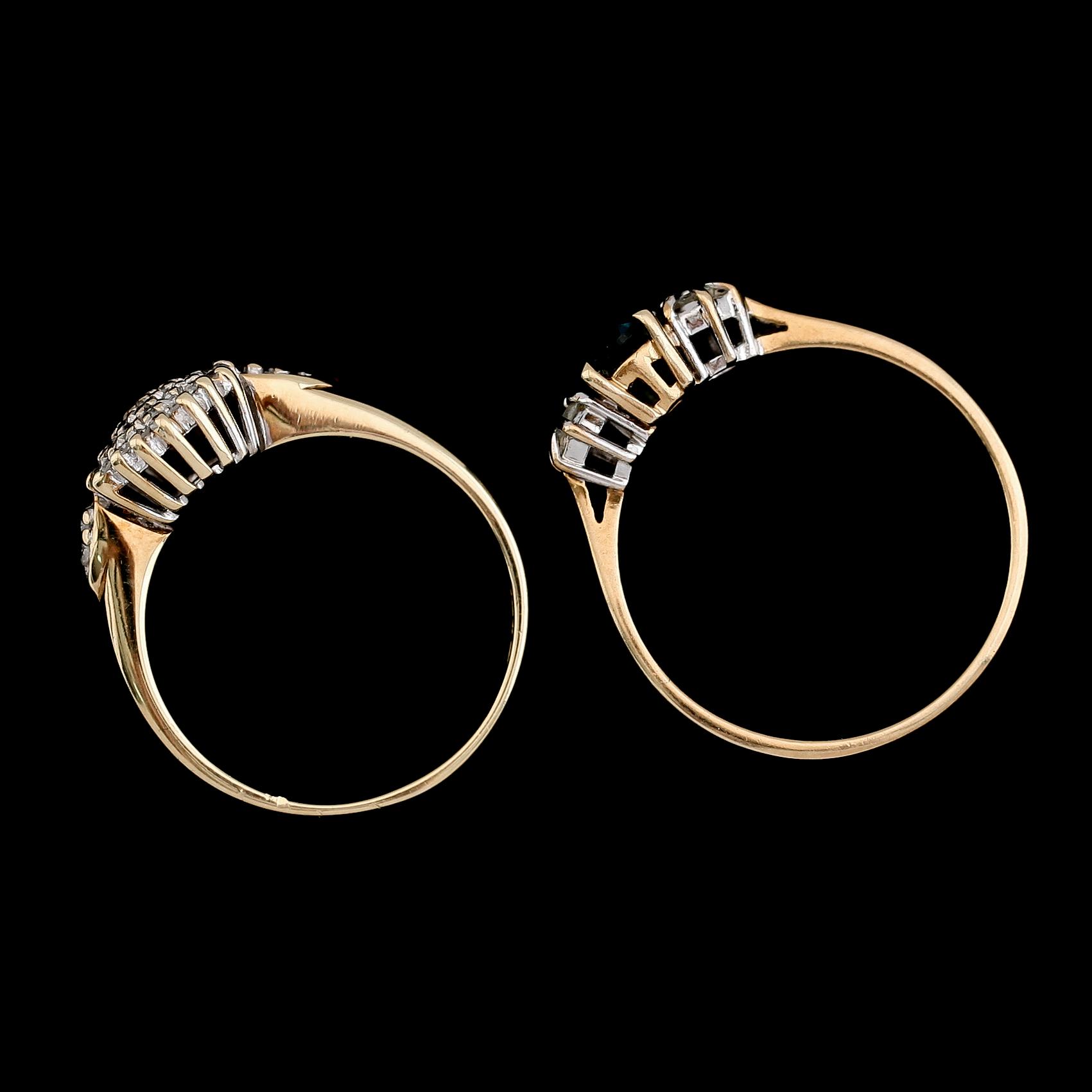 RINGAR, 2 st, 9 k guld med blå sten samt mindre diamanter. Total vikt ca 4 gram.
