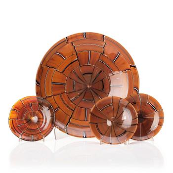 79. Ercole Barovier, a 'Tessere ambra' dish and three plates, Barovier & Toso Murano Italy 1950-1960s.