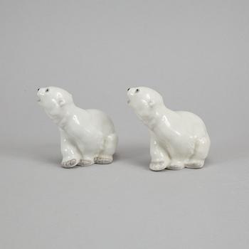 Lomonosov, two porcelain polar bears, Russia.