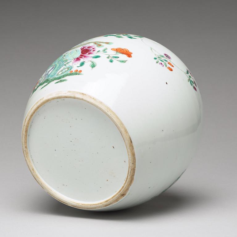 A famille rose jar, Qing dynasty, Qianlong (1736-95).