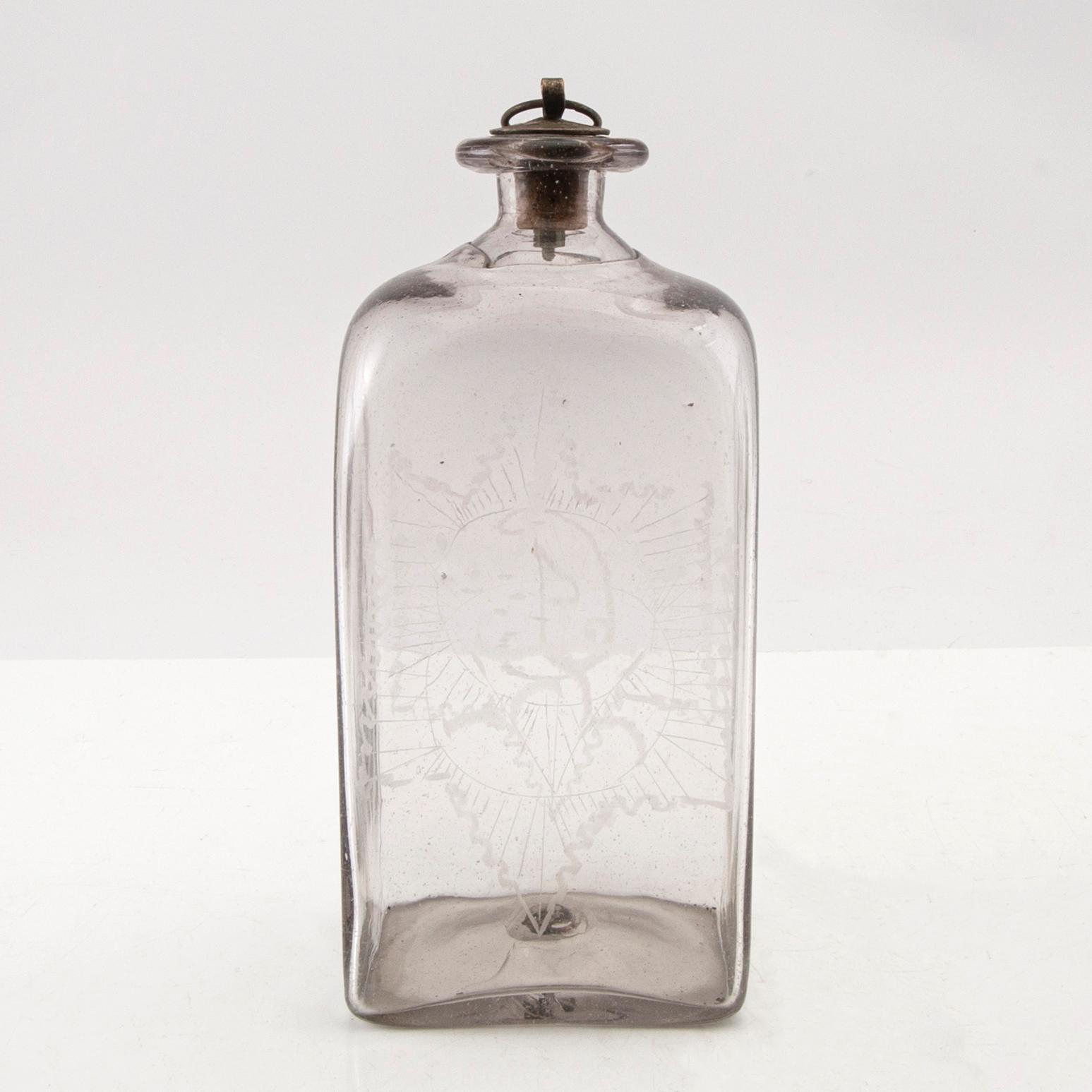 Brännvinsflaska, glas. Limmareds glasbruk, sent 1700-tal/tidigt 1800-tal.