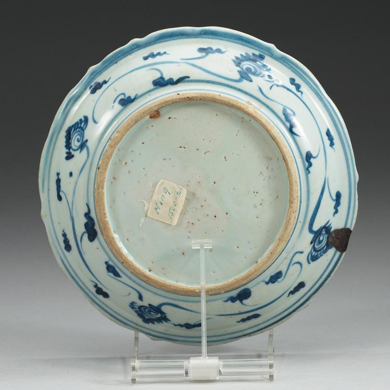 A blue and white dish, Ming dynasty (1368-1644).