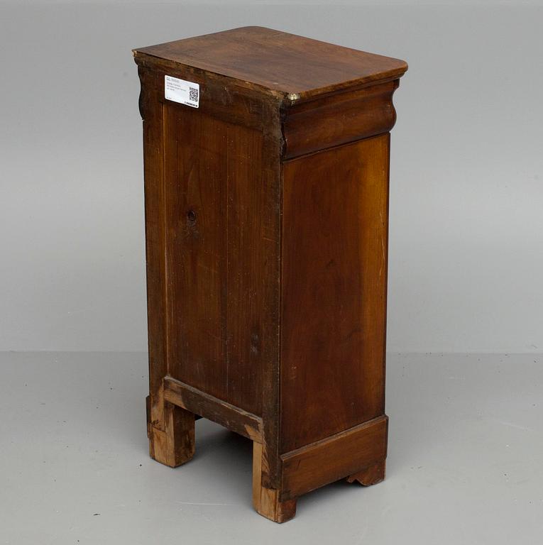 NATTDUKSBORD / POTTSKÅP, Frankrike 1800-talets senare hälft.