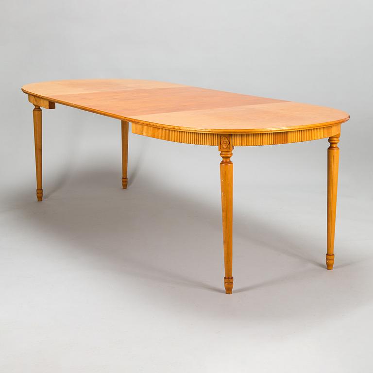 Dining table Gustavian style, later part of the 20th century.