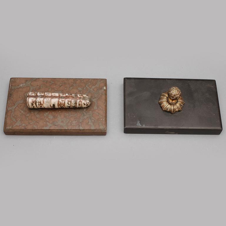 BREVPRESSAR, 2 stycken, sten, 1800/1900-tal.