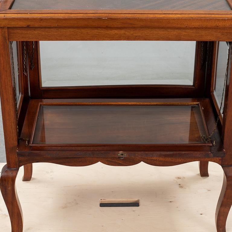 Monterbord/Serveringsbord, 1900-tal.