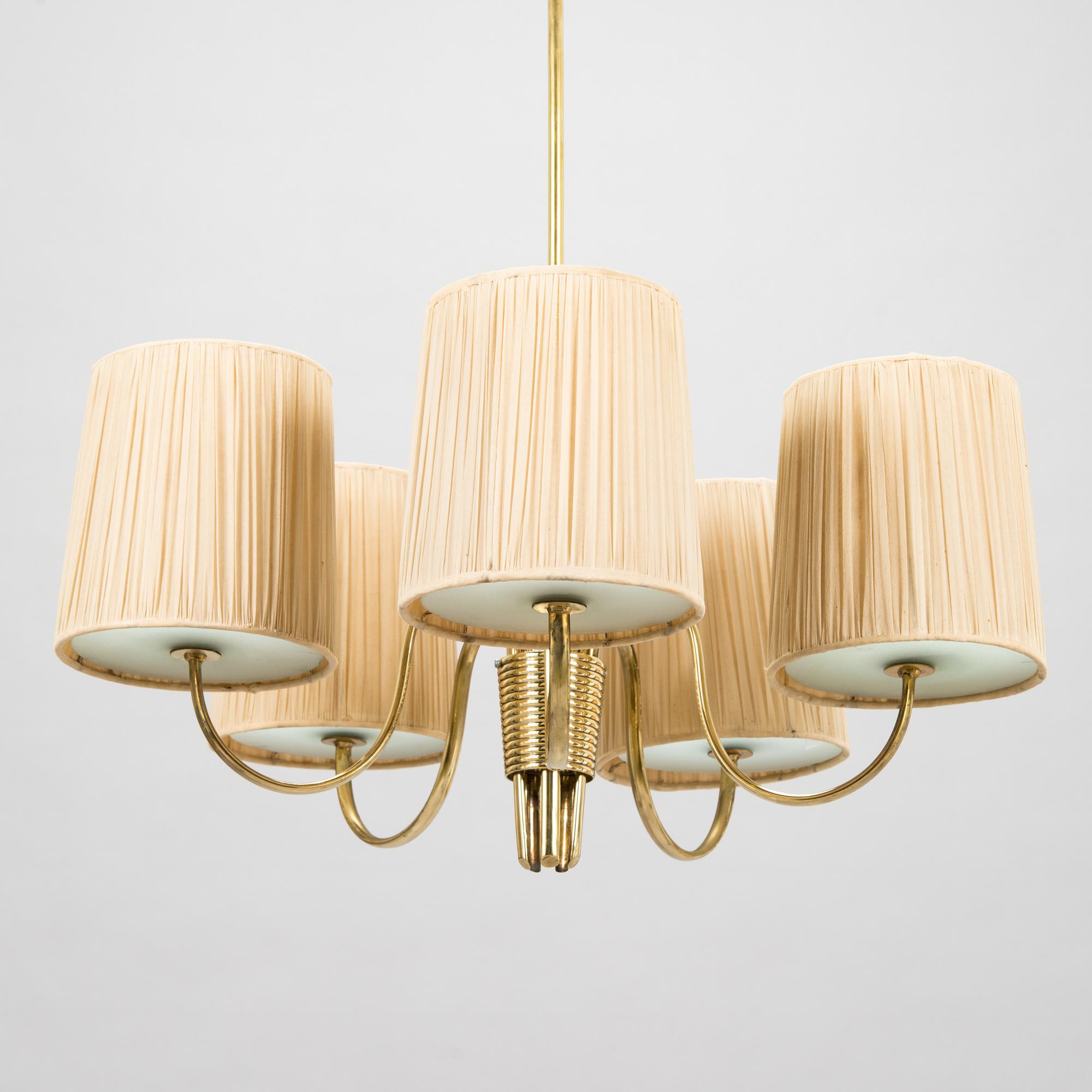 Paavo Tynell, A mid-20th century '9031' chandelier for Taito, Finland.
