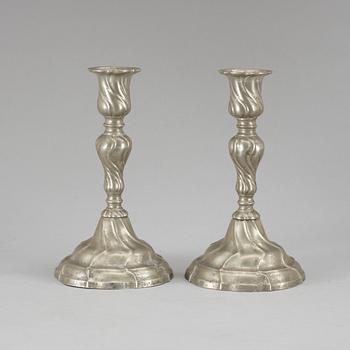 A pair of Rococo pewter candlesticks by Gudmund Östling (1762-1790).