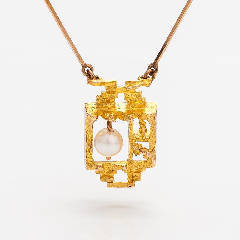 Björn Weckström, Halsband "Magisk pärla", 14K guld och odlad pärla. Lapponia 1967.