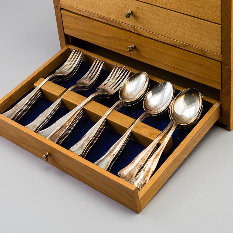 A set of 99 pieces of silver plated cutlery.