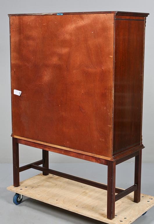 SKÅP, "11", försålt hos Ferdinand Lundqvist, omkring 1950.