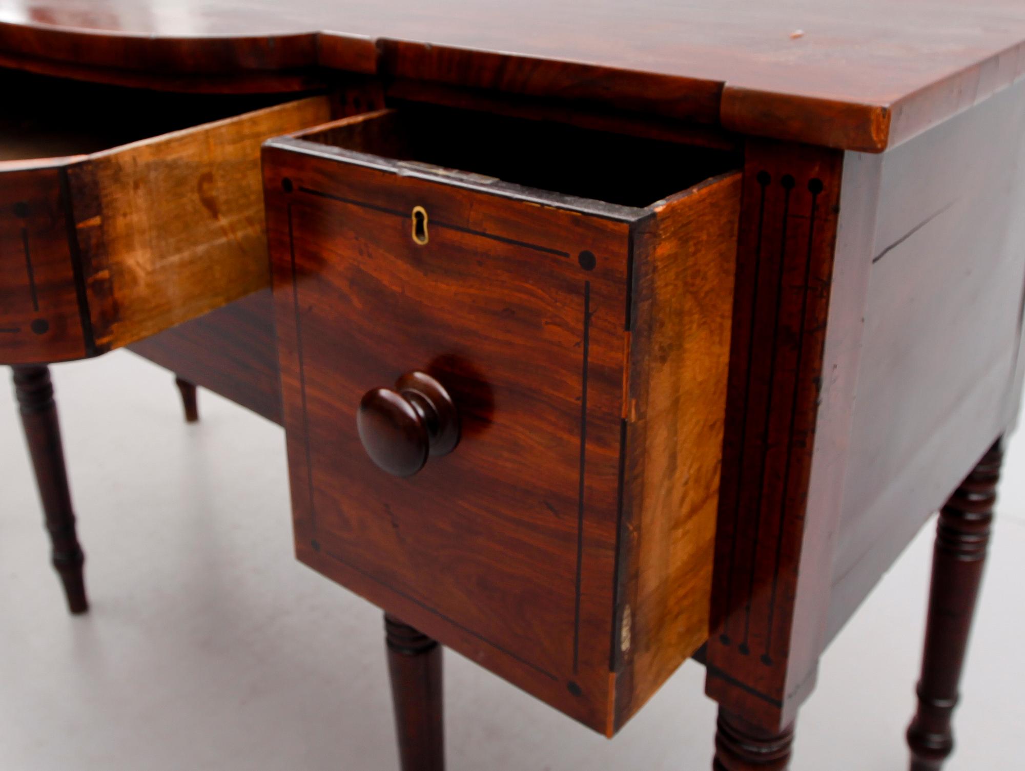 SIDEBOARD, England, 1900-talets första hälft.