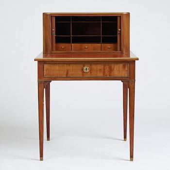Skrivbord med uppsats, i Carl Diedric Ficks art (mästare i Stockholm 1776-1806) Sengustavianskt.