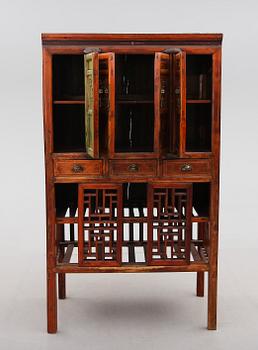 SKÅP, orientaliskt, 1800-/1900-tal.