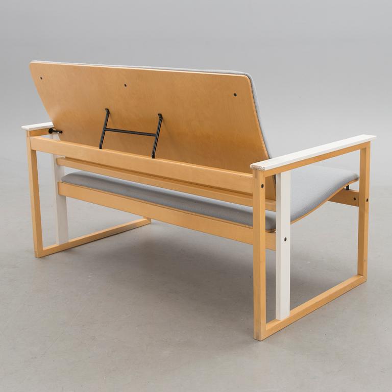 SIMO HEIKKILÄ, soffa, "TZ", tillverkare Artzan. Formgiven 1984.