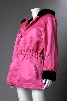 JACKA, Yves Saint Laurent.