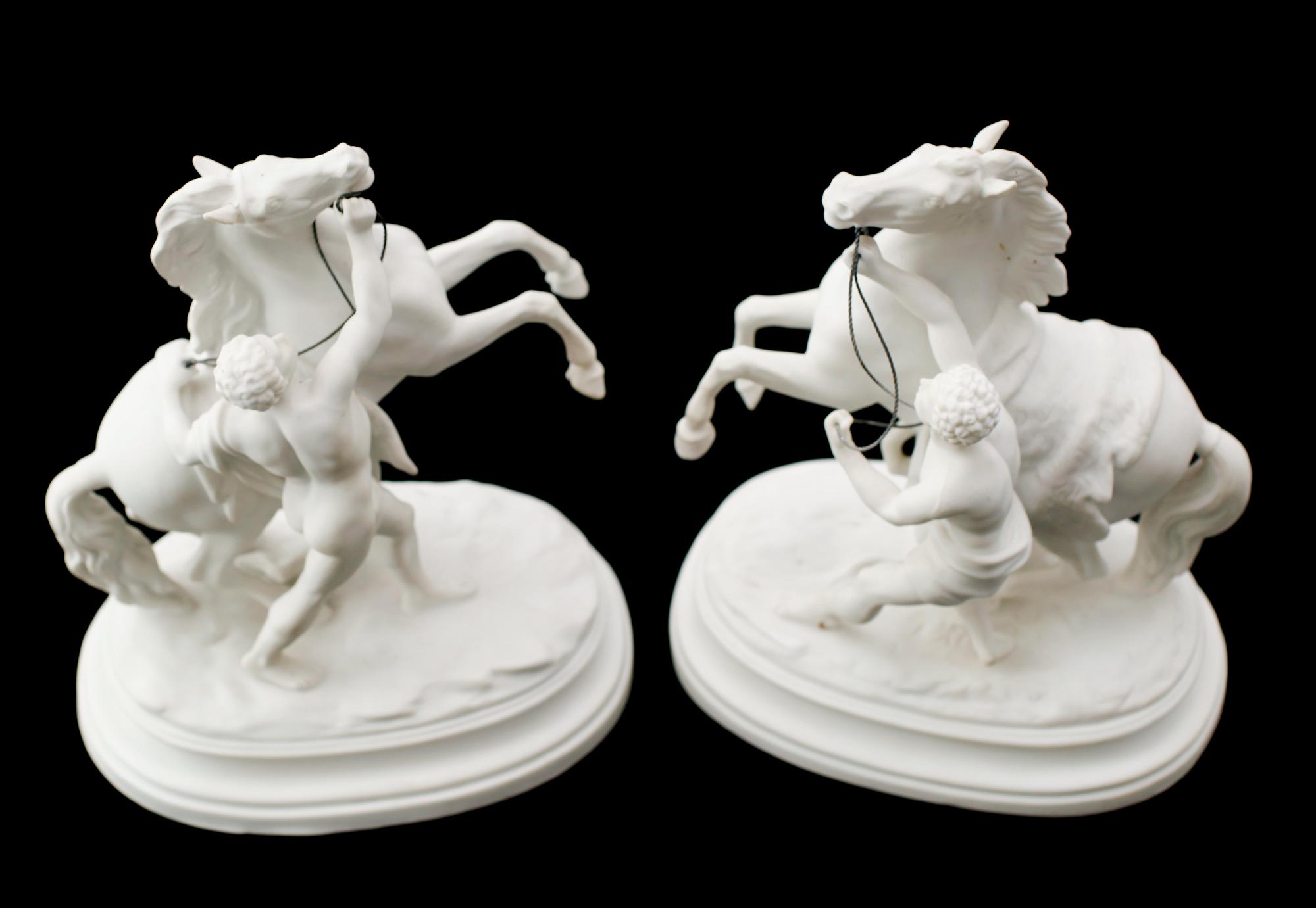FIGURGRUPPER, 1 par, parian, Marlyhästarna, 1900-talets första hälft.