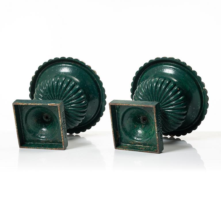 Trädgårdsurnor, ett par, No. 1, Husqvarna, omkring 1900.