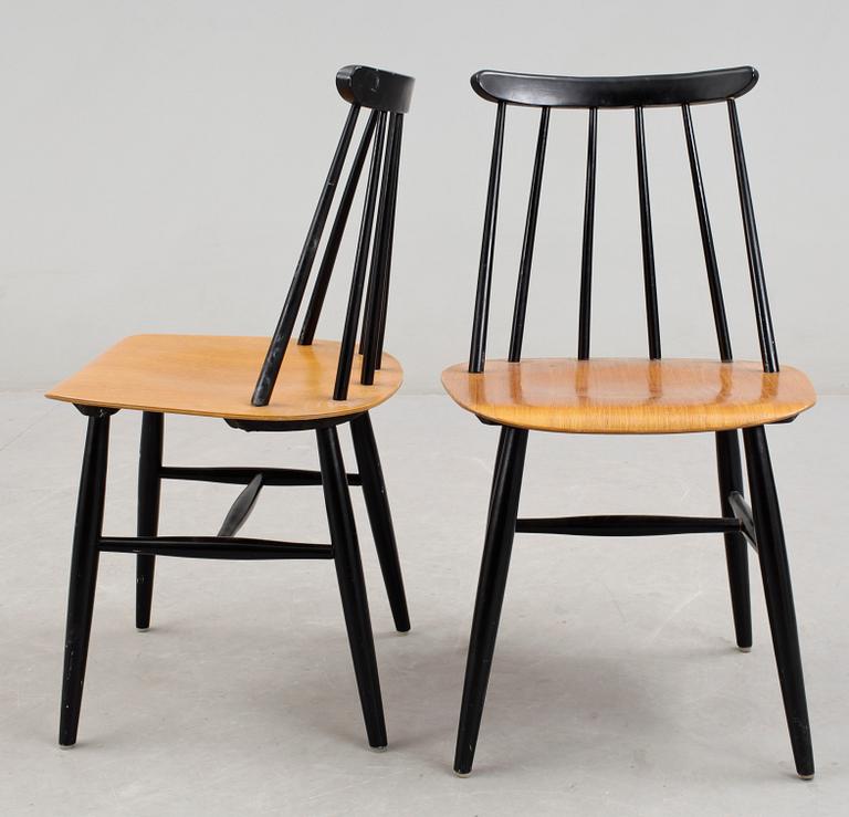 STOLAR, ett par, "Fanett", Ilmari Tapiovaara, Edsbyverken, modellen formgiven 1949.