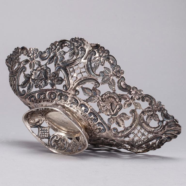 SKÅL, silver, E. Jäntti, Helsingfors 1971. Vikt 348,8 g.