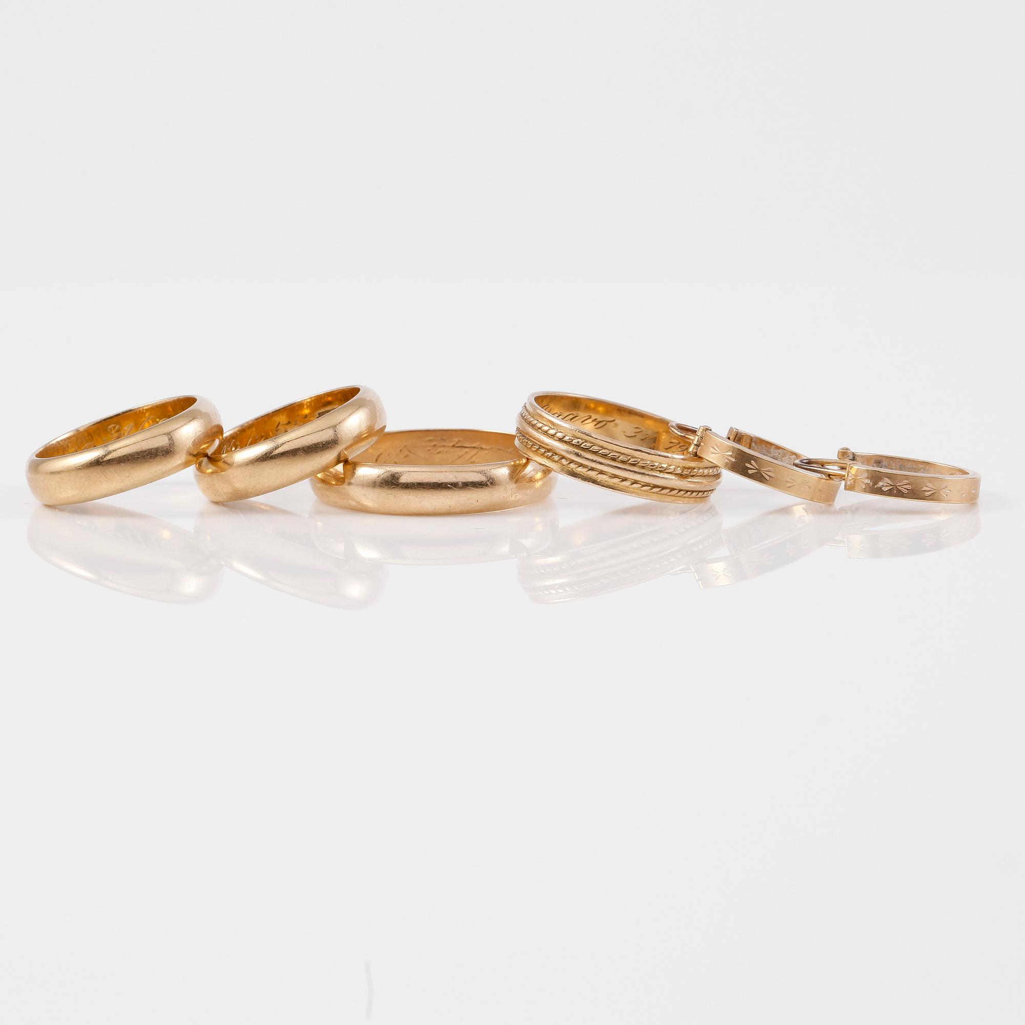 RINGAR, 4 st, SAMT ÖRHÄNGEN, 1 par, 18K guld. Total vikt ca 24 g.