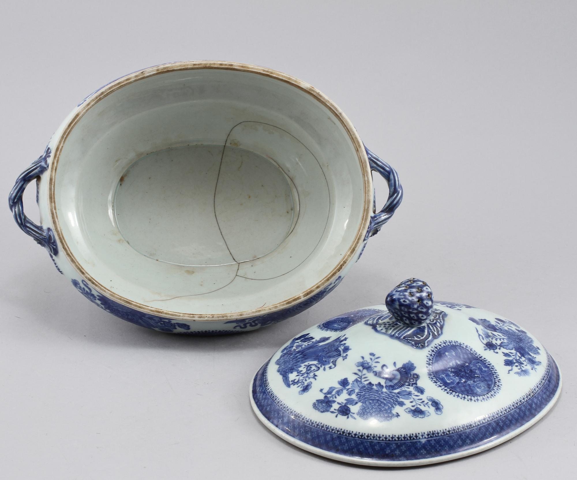 TERRIN, porslin, Kina, 1700-tal.